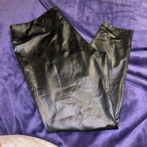Black shine legging